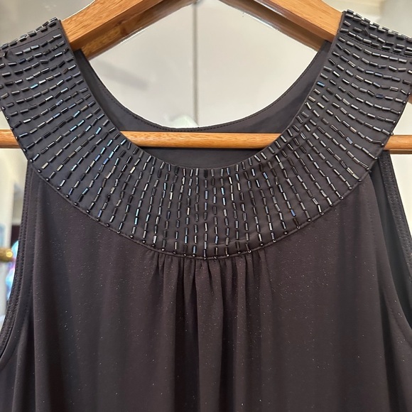 EXPRESS Flapper style mini cocktail‎ dress with pockets | Shimmer Grey - Picture 6 of 8